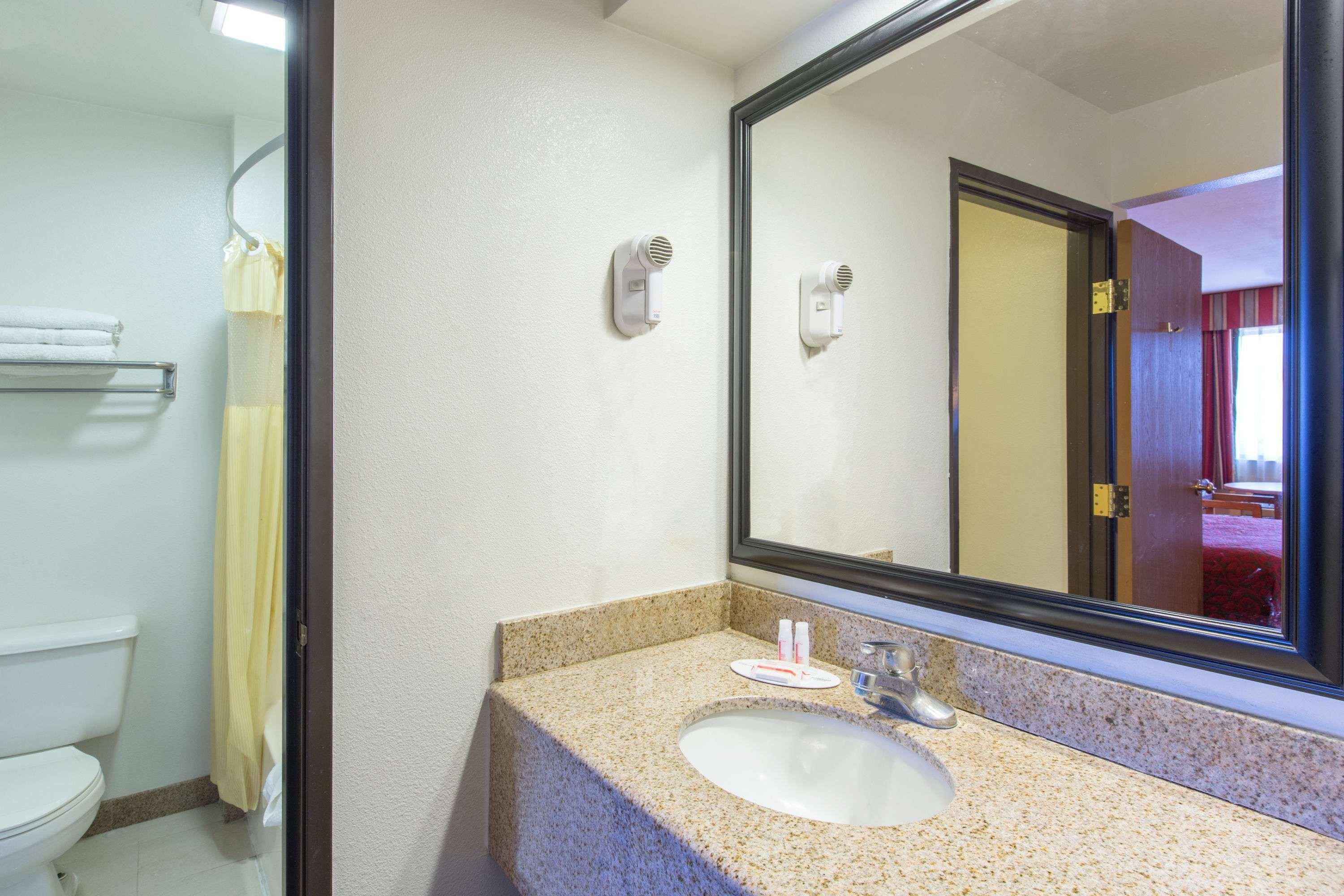 فندق دايز إن باي ويندام مطار تاكسون Drexel Heights المظهر الخارجي الصورة